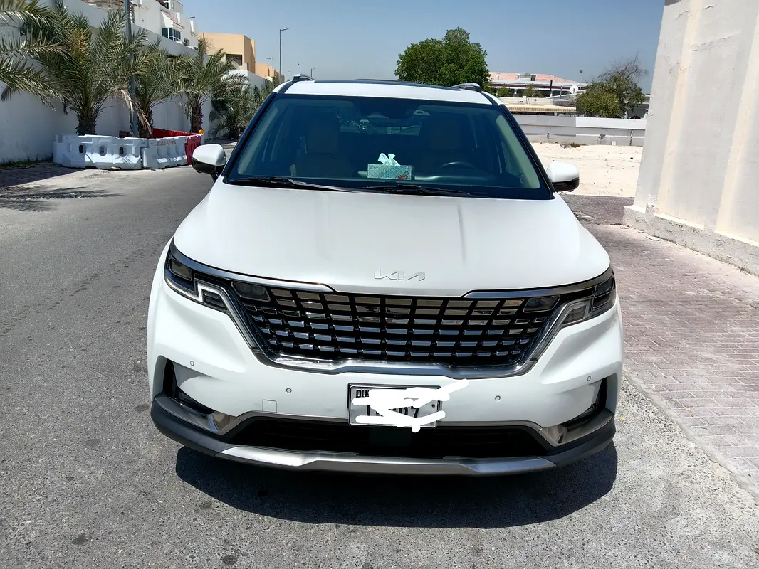 Kia Carnival 2023 — photo 1 of 5