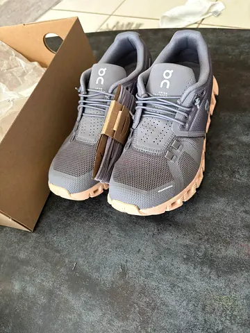 On Cloud Running Shoes in Grey and Pink
