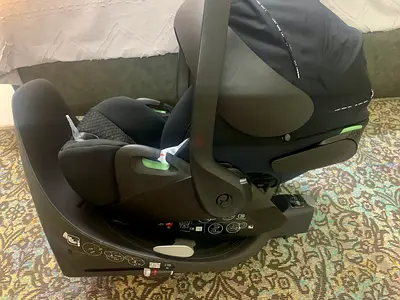 Cybex cloud T isize car seat with rotating base