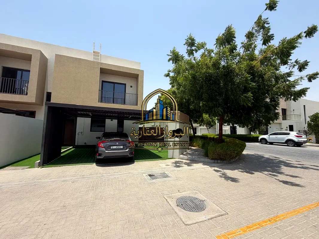 Luxurious4 bedroom with maid room villa for rent