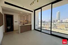 Spacious 1br | Unfurnished | Vacant | Corner Unit