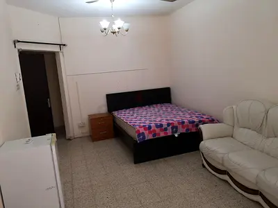 Indian couple or executive lady private room available in karama