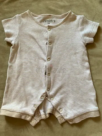 Newborn Baby Romper (NB) – Soft Cotton – Gently Used