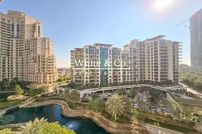 Chiller Free | Lake View | Bright Unit