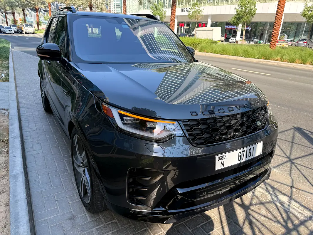 Land Rover Discovery 2022 — photo 1 of 8