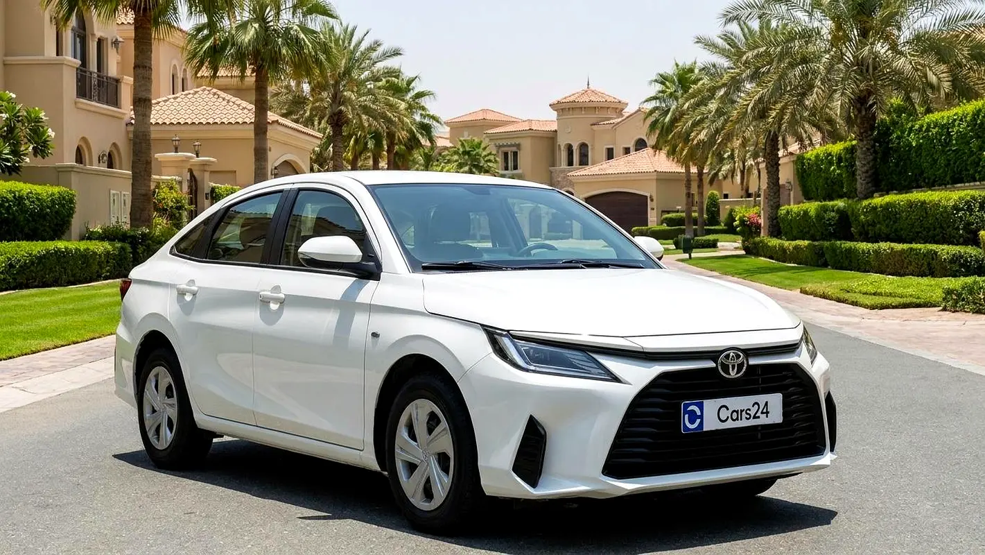 Toyota Yaris 2023 — photo 1 of 13