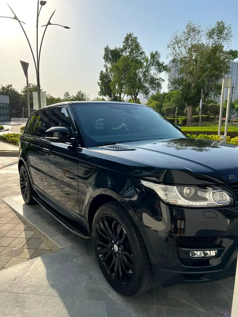 Land Rover Range Rover Sport 2017 — photo 1 of 4
