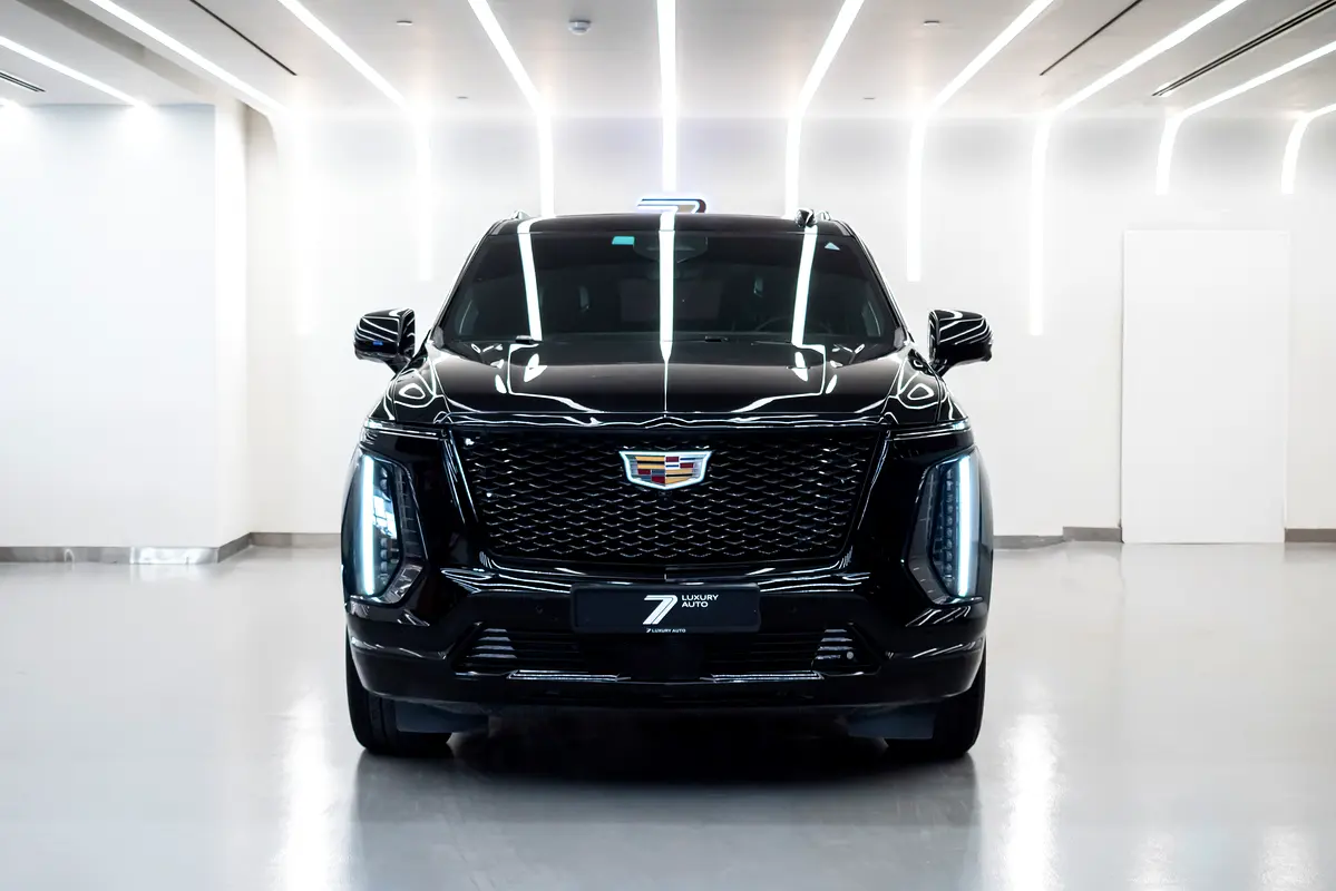 Cadillac Escalade 2025 — photo 1 of 11