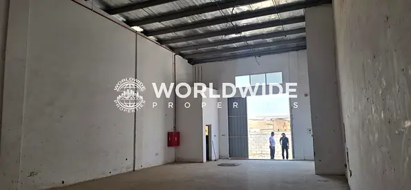 20 كيلوواط كهرباء | مستودع 1,800 قدم مربع للإيجار | معتمد من الدفاع المدني | الجرف الصناعية 1 – عجمان