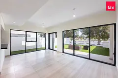 Spacious Corner 4Bed TH | Prime Location