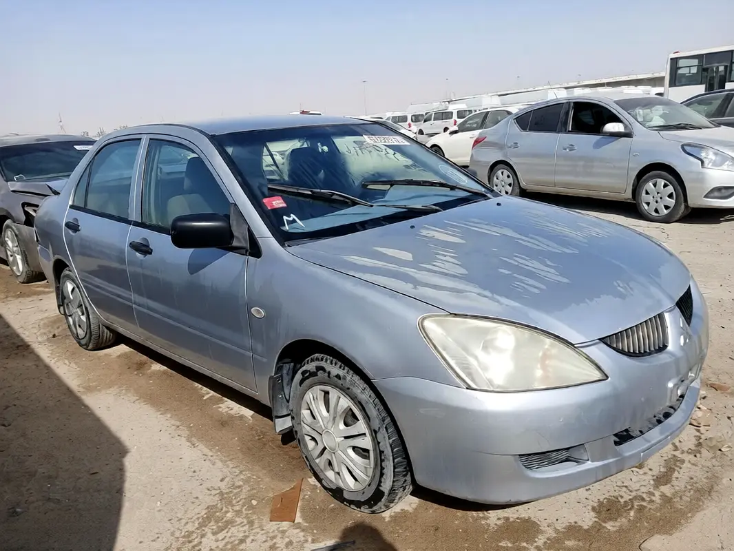 Mitsubishi Lancer 2005 — photo 1 of 1