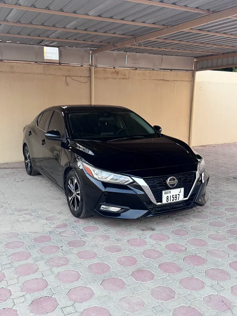 Nissan Sentra 2020 — photo 1 of 5