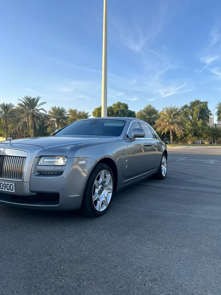 Rolls-Royce Ghost 2011 — photo 1 of 7