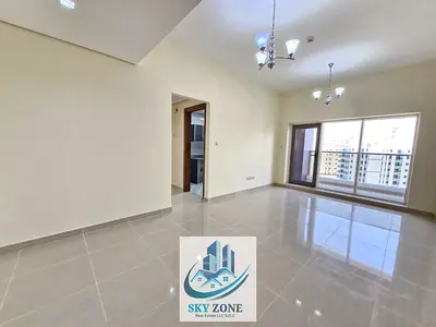 LIKE A NEW ULTRA LUXURIOUS AND OUR OWN HIGH SCHOOL SPACIOUS 2 BEDROOM WITH CLOSED KITCHEN HAVING GY
