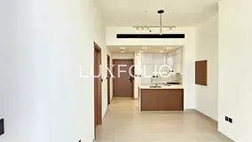 Pool View | Bright & Modern | Vacant