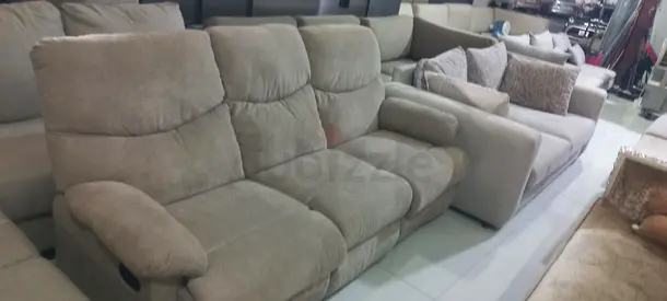 3-Seater Recliner Sofa – Excellent Condition
Luxury 3-Seater Recliner Sofa – Like New
Premium 3-Seat