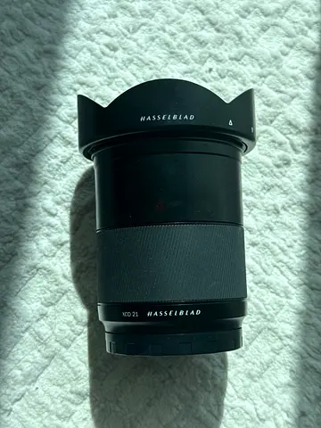 Hasselblad XCD 21mm Lens (with hood) - New condition ( equivalent 17mm for full frame )