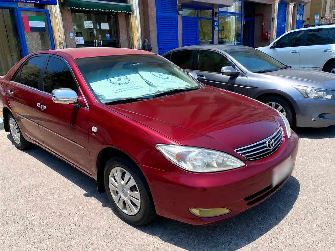 Toyota Camry 2004 — photo 1 of 7