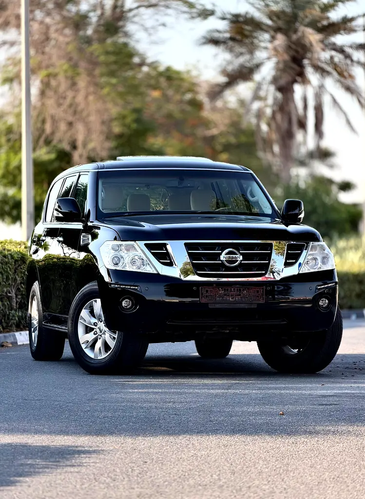 Nissan Patrol 2013 — photo 1 of 18