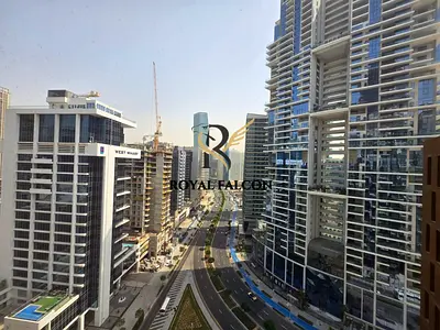 FULL CANAL AND STABLE VIEW| HIGH FLOOR| UNFURNISH