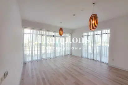 Chiller Free | Corner Unit | Marina View