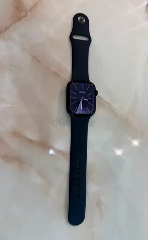Pre-owned Apple Watch Series 11(black) with silicone strap - good condition