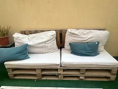 Pallet Garden sofa with cushions