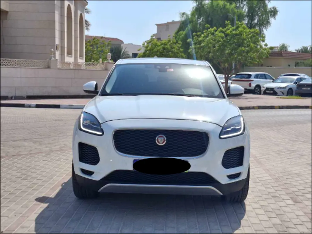 Jaguar E-Pace 2020 — photo 1 of 18