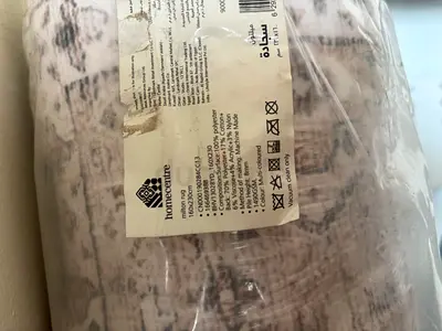 Brand new Milton rug from HomeCenter. Never opened, never used. 160X230cm