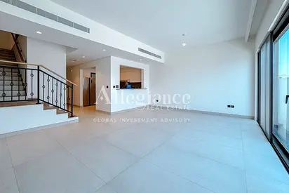 4BR Townhouse | Single Row | Prime Location