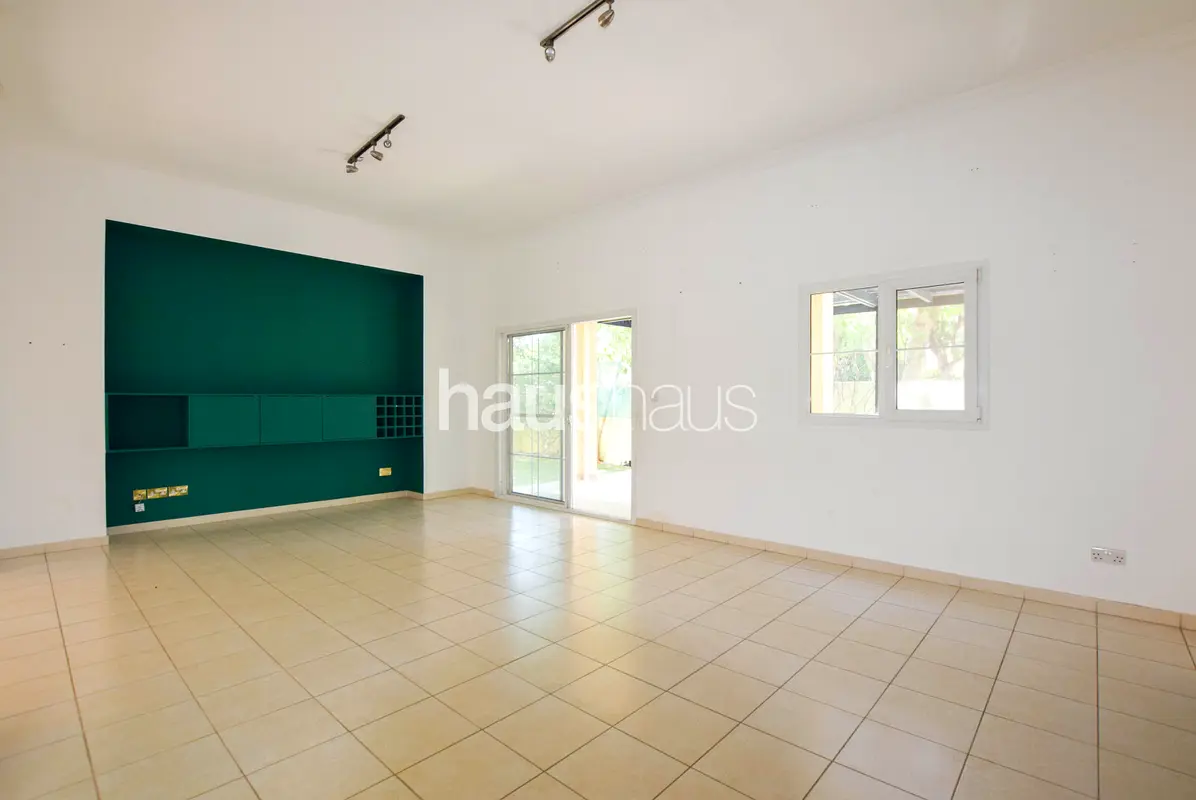 Vacant | Type 5 | Villa | Vacant on transfer