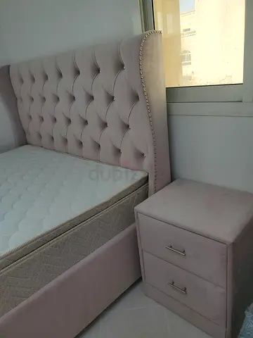 Luxury Wings Back Bed Frame With Mattress. Stylish Fabric Bed Frame With Mattress