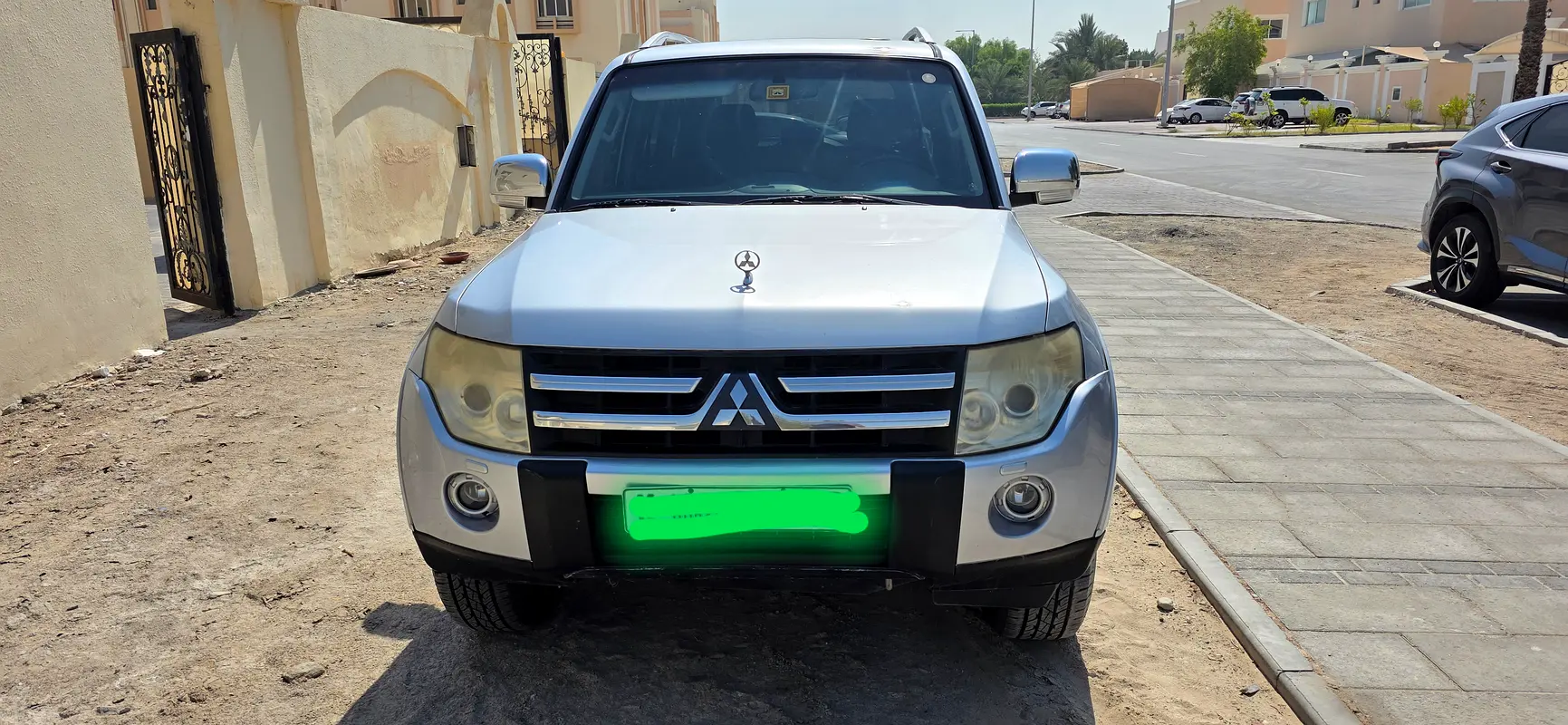 Mitsubishi Pajero 2008 — photo 1 of 8