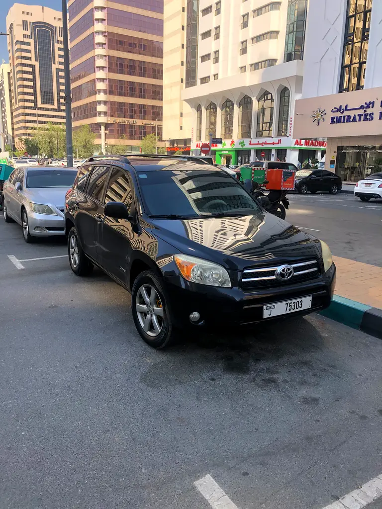 Toyota Rav 4 2006 — photo 1 of 5