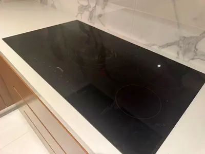Smeg Electric Ceramic Hob 5 Zones Built-in 90cm  Black