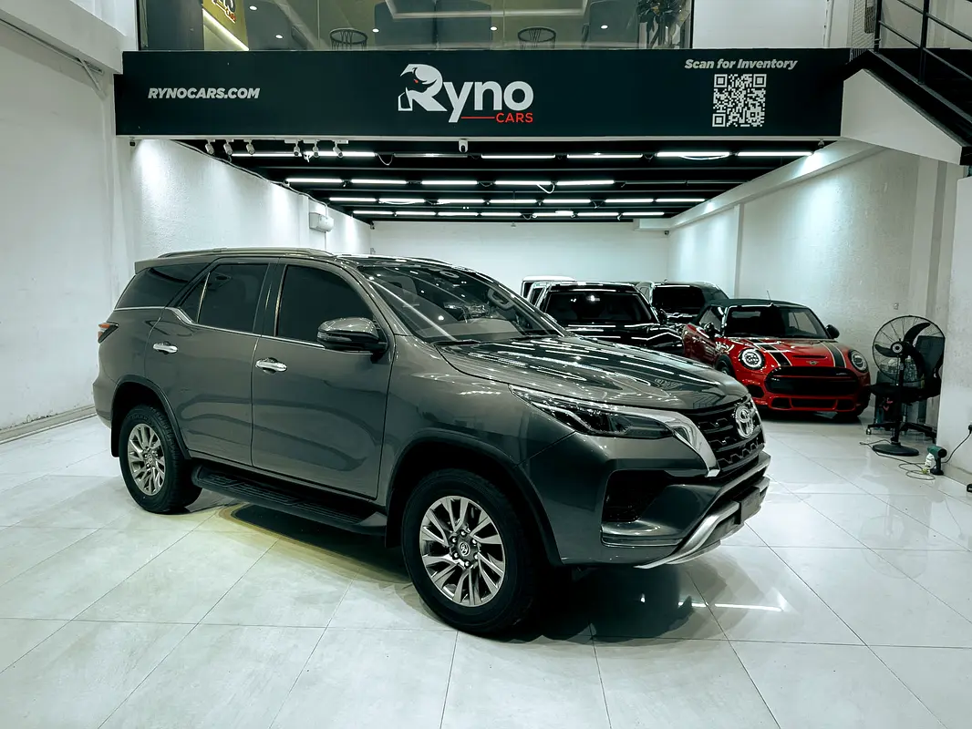 Toyota Fortuner 2022 — photo 1 of 19