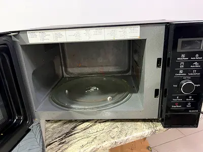 Used countertop microwave oven