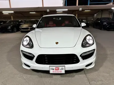 2014 Porsche CAYENNE photo 8