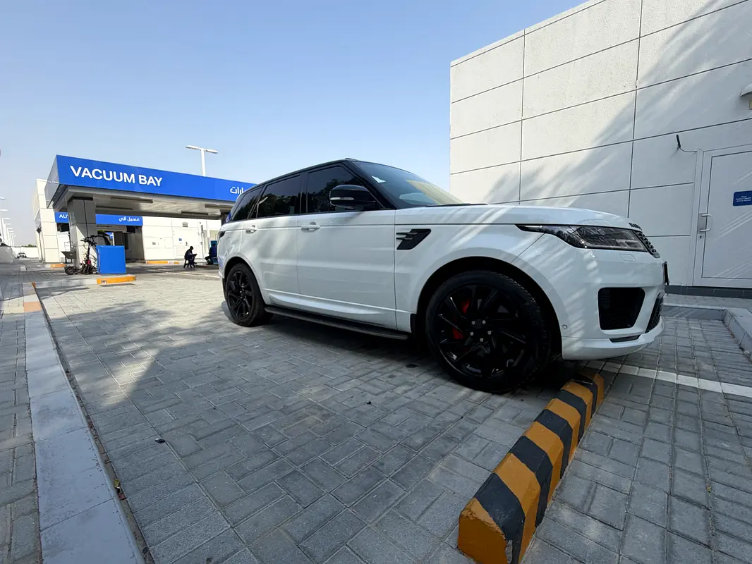 Land Rover Range Rover Sport 2020 — photo 1 of 16