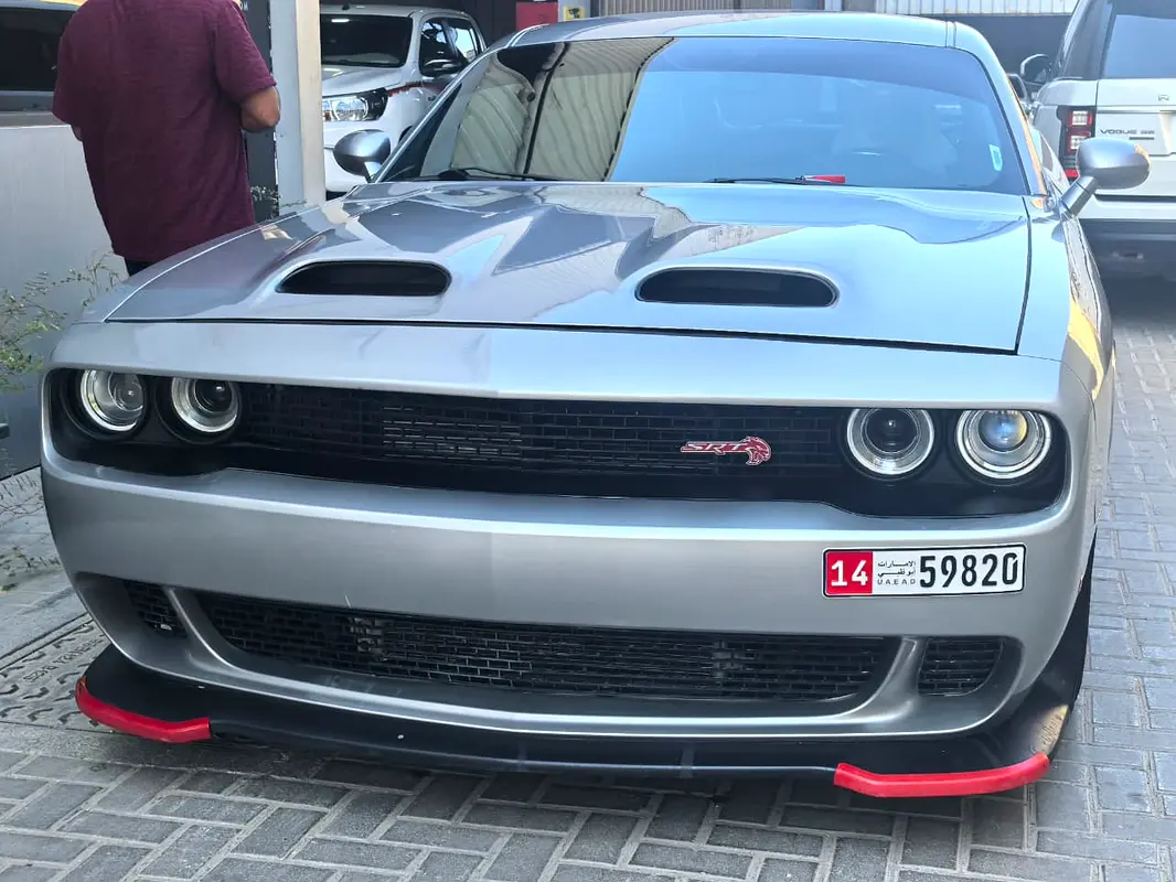 Dodge Challenger 2018 — photo 1 of 3