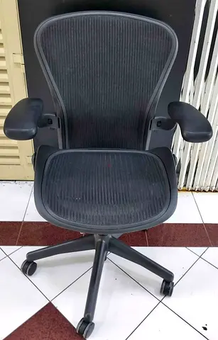 Herman Miller Aeron classic chair for sale ultimate comfort excellent condition