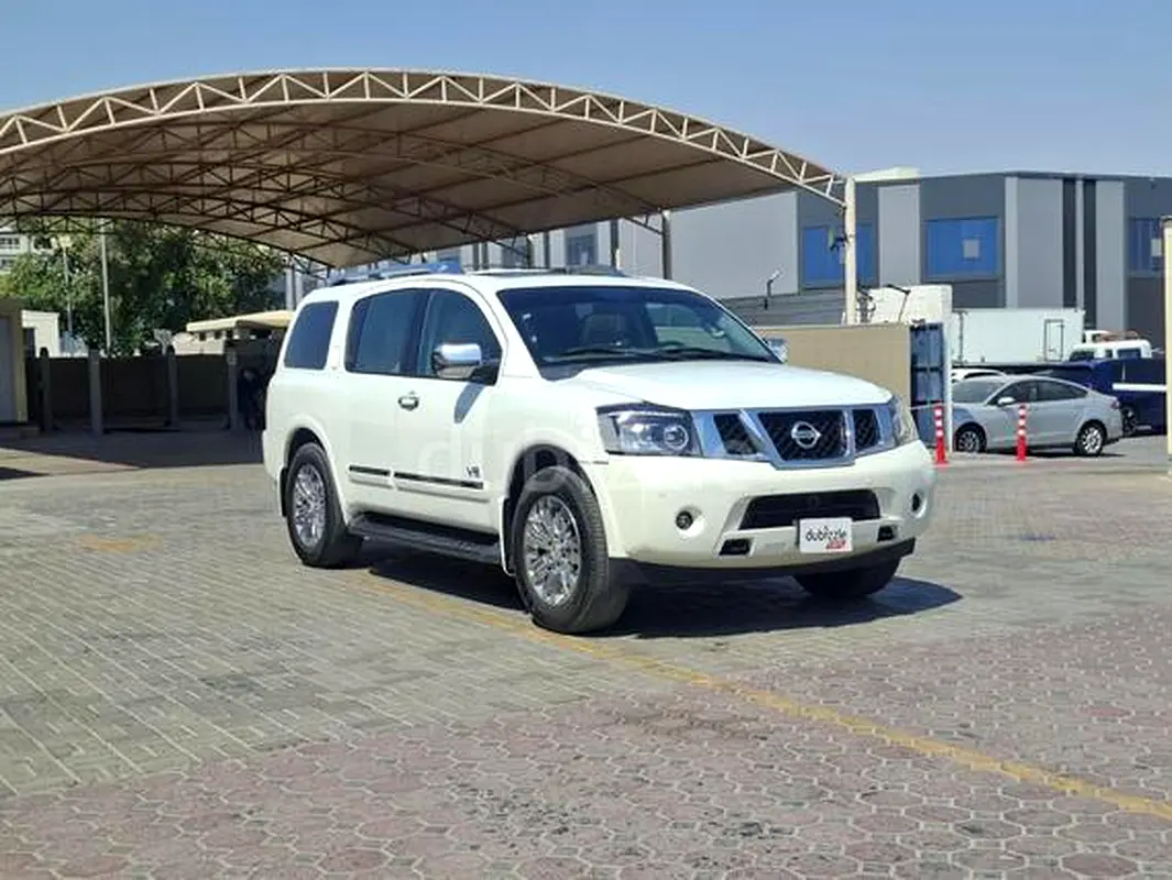 Nissan Armada 2015 — photo 1 of 13