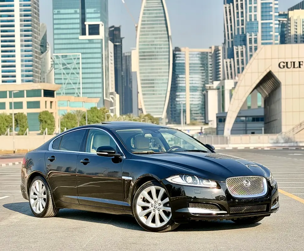 Jaguar XF 2012 — photo 1 of 20