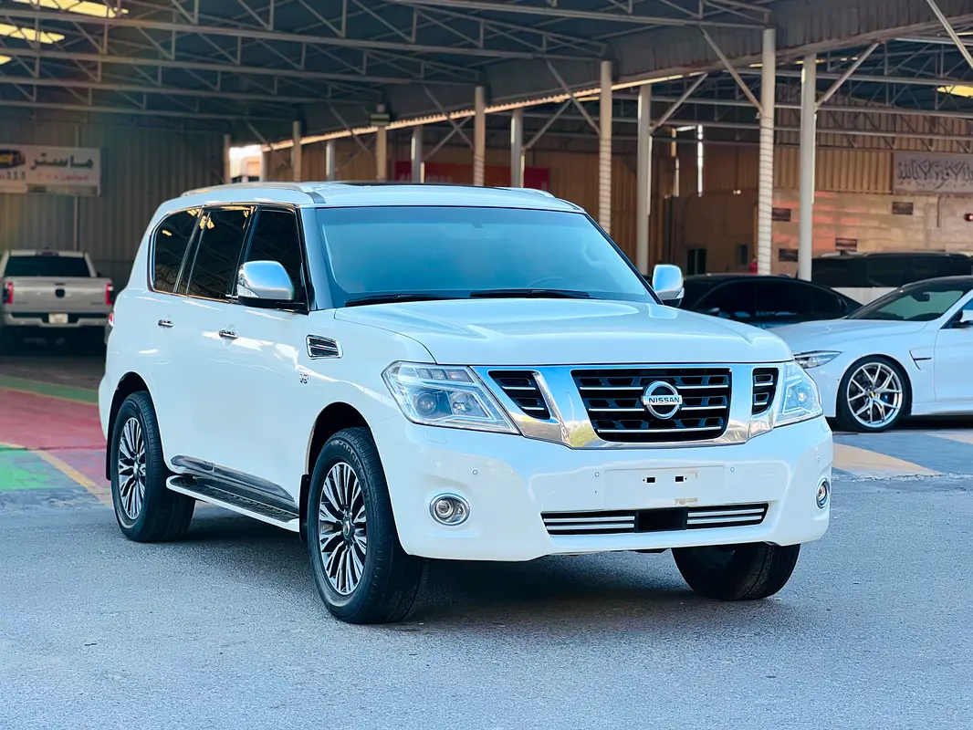 Nissan Patrol 2017 — photo 1 of 13