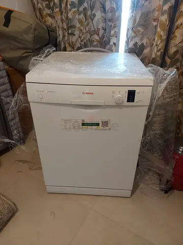 Bosch Series 4 Side timer 2 Racks Dishwasher Same like New Condition