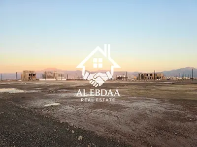 أرض سكنية تجارية - أرضي + 4 طوابق - تملك حر لجميتع الجنسيات