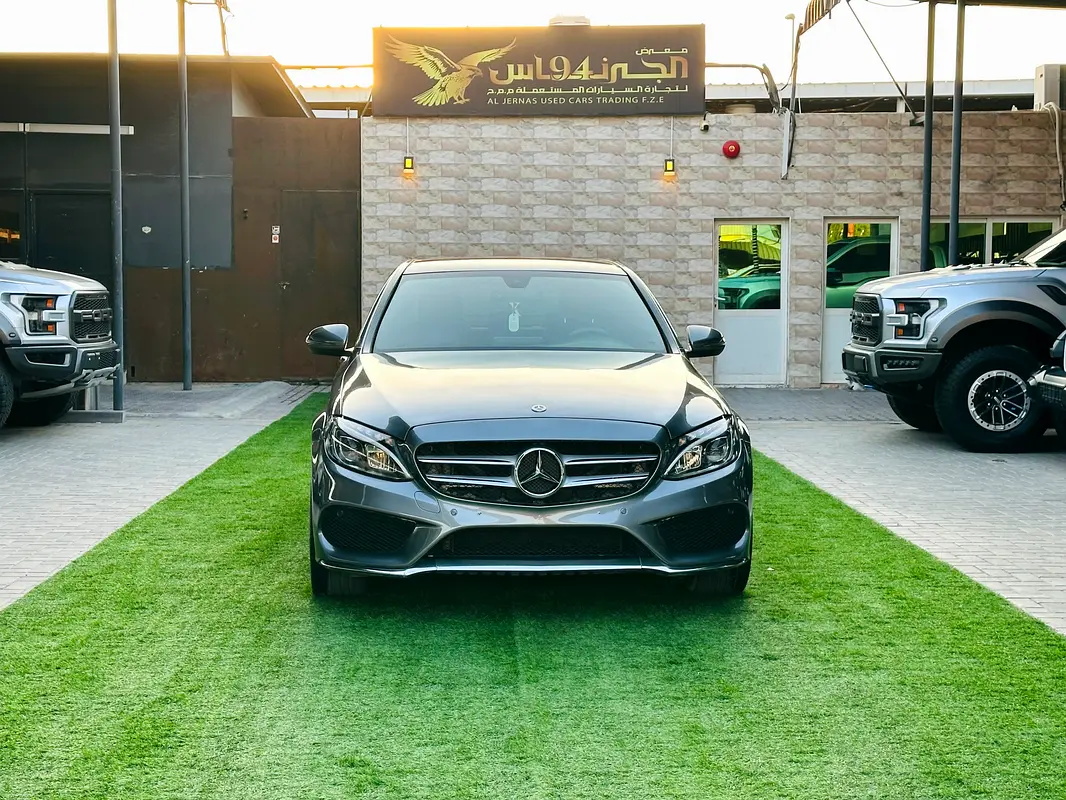 Mercedes-Benz C-Class 2018 — photo 1 of 20