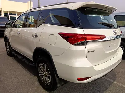 2019 Toyota FORTUNER 照片 3