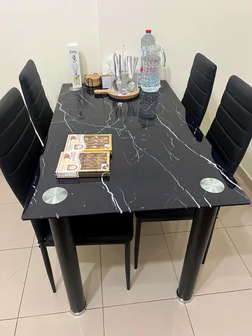 Dining table for sale