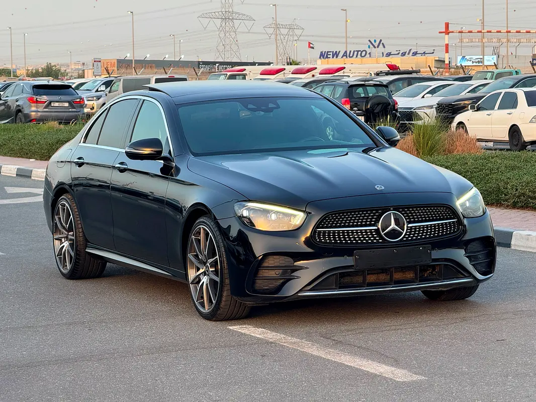 Mercedes-Benz E-Class 2021 — photo 1 of 16